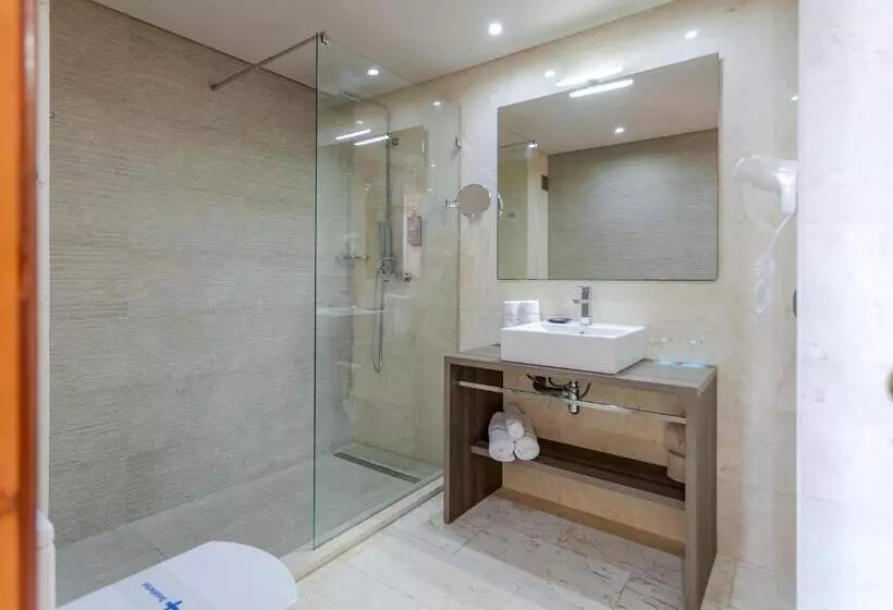سوئیت با بالکن, Marins Beach Club Adults Only