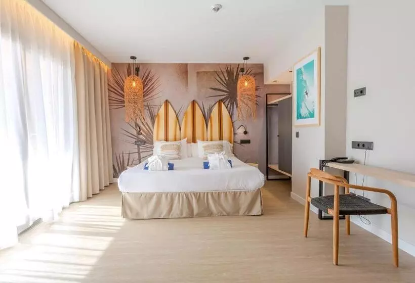 سوئیت جونیور پریمیوم, Marins Beach Club Adults Only