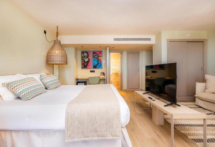 סוויטת ג'וניור עם מרפסת, Marins Beach Club   Adults Only