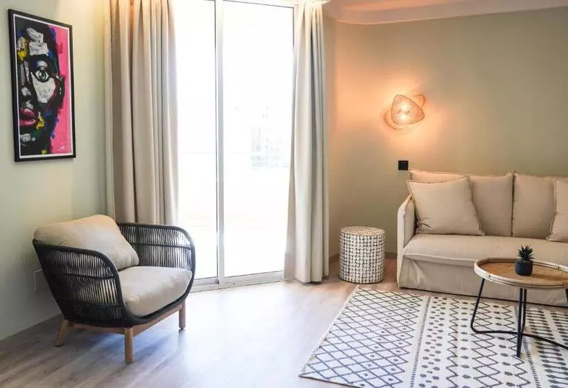 سوییت سوپریور, Marins Beach Club Adults Only