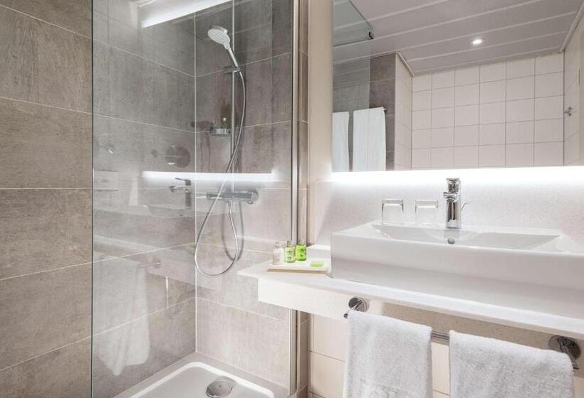 غرفة سوبيريور, NH Köln Altstadt