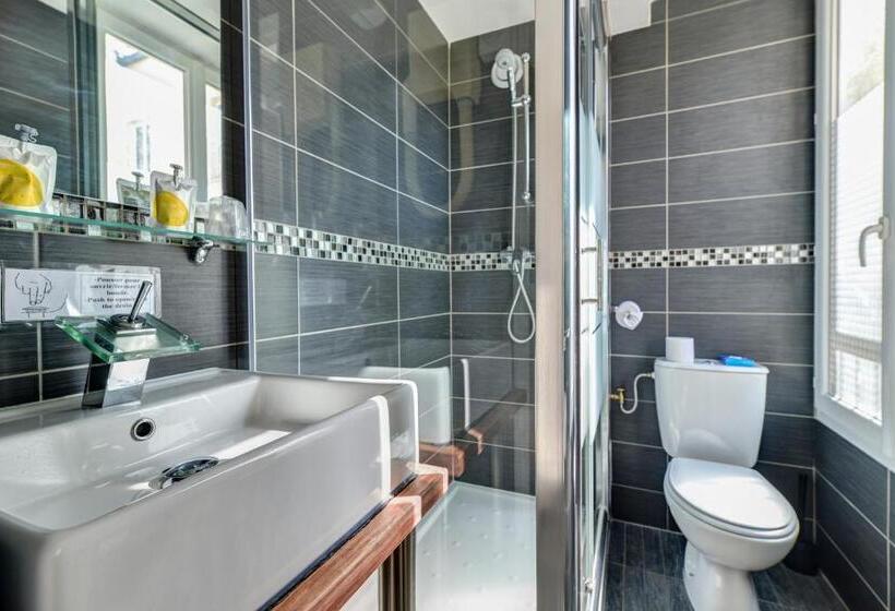 اتاق استاندارد یک نفره, Korner Montmartre