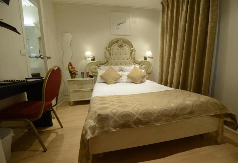 اتاق استاندارد, Korner Montmartre