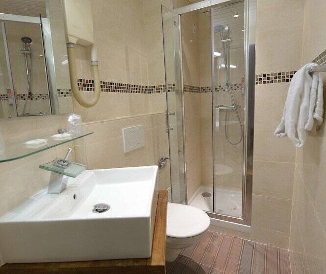 اتاق استاندارد یک نفره, Korner Montmartre