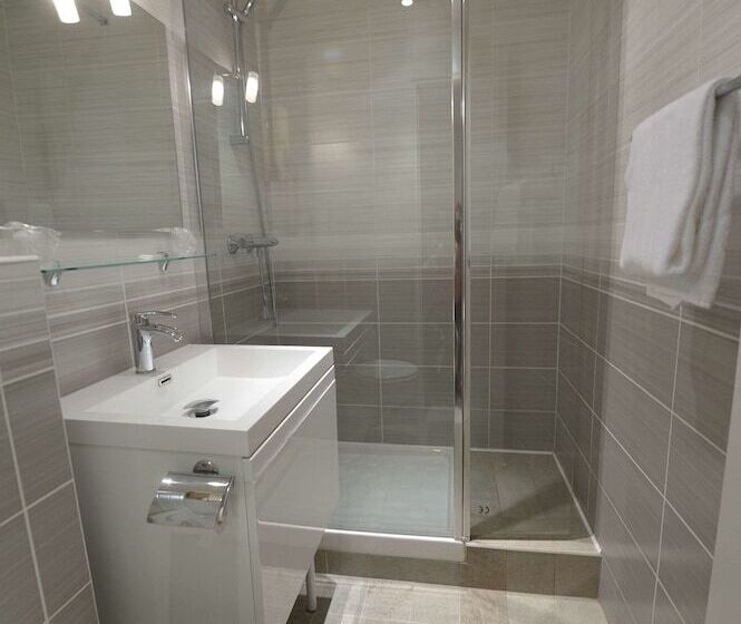 اتاق استاندارد, Korner Montmartre