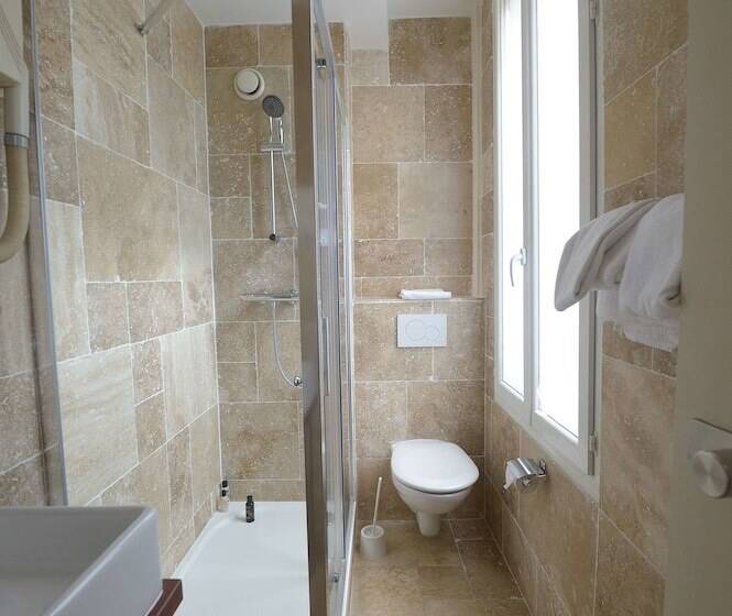 اتاق استاندارد چهار تخته, Korner Montmartre