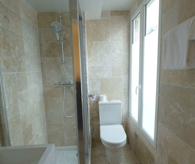 اتاق استاندارد چهار تخته, Korner Montmartre