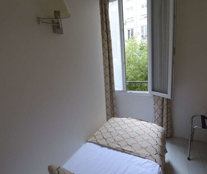 اتاق استاندارد یک نفره, Korner Montmartre