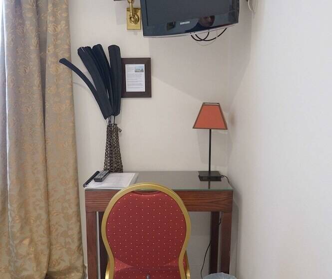 اتاق استاندارد, Korner Montmartre