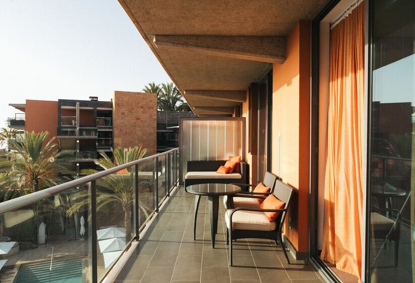 Полулюкс, Salobre Hotel Resort & Serenity