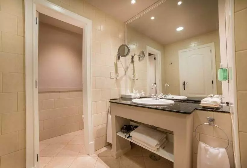 استودیوی استاندارد, Ona Lomas Village   La Manga Club
