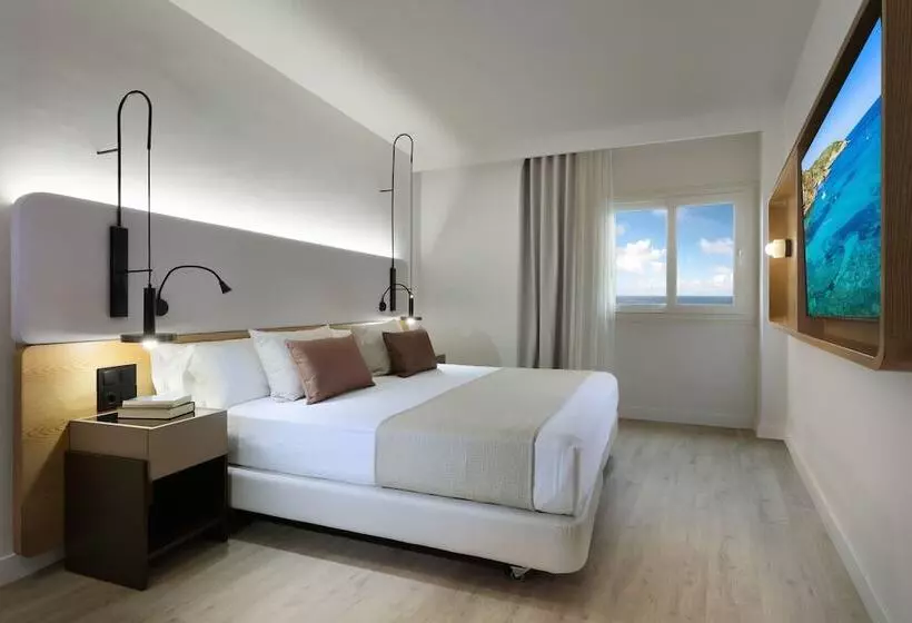 سوئیت جونیور با چشم‌انداز باغ, Grand Palladium Select Palace Ibiza
