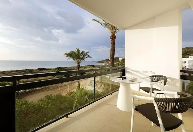 سوییت جونیور با چشم‌انداز دریا, Grand Palladium Select Palace Ibiza