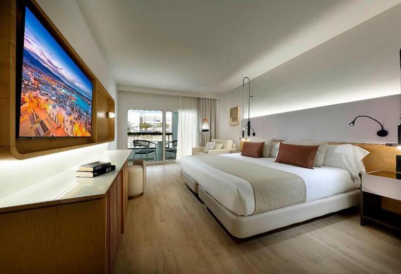 Quarto Deluxe, Grand Palladium Select Palace Ibiza