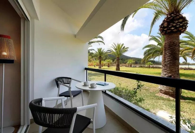 اتاق خانوادگی تودرتو, Grand Palladium Select Palace Ibiza