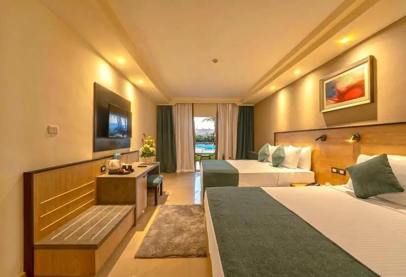 Superior Room Queen Bed