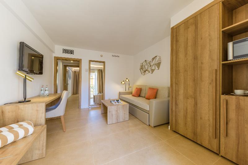 Семейный Номер, Zafiro Park Cala Mesquida