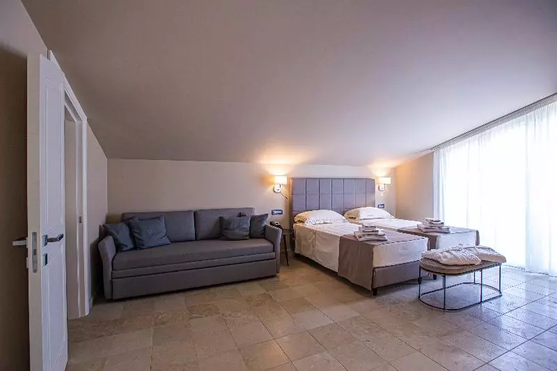 استودیوی استاندارد, 2home Hotel Apartments