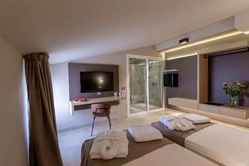 استودیوی استاندارد, 2home Hotel Apartments