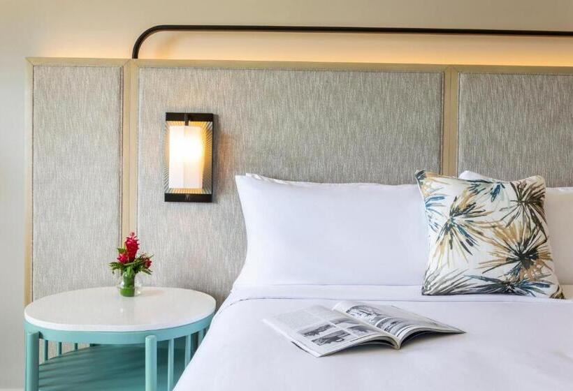اتاق استاندارد با تخت بزرگ, Crowne Plaza Resort Saipan