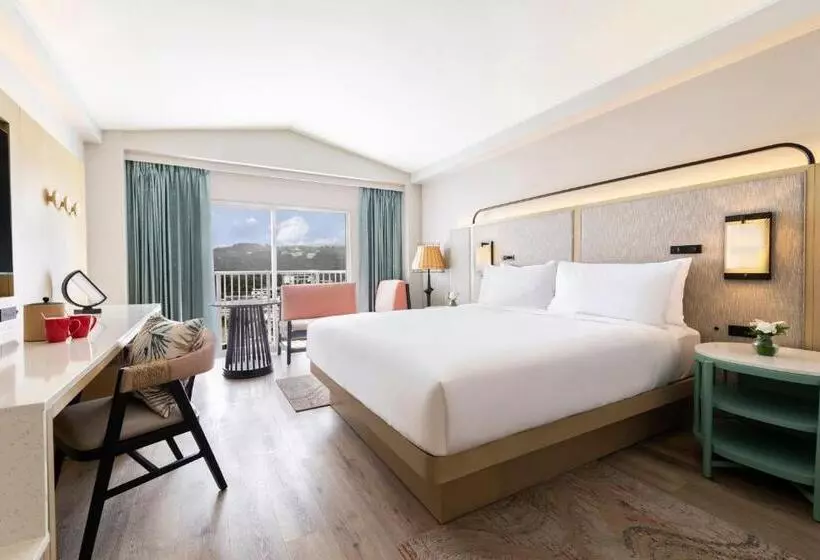 اتاق استاندارد با تخت بزرگ, Crowne Plaza Resort Saipan