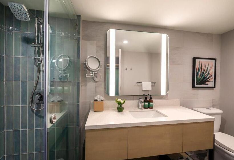 Pokój Standard, Crowne Plaza Resort Saipan