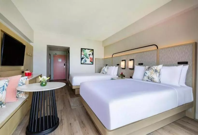 اتاق استاندارد با چشمانداز دریا, Crowne Plaza Resort Saipan