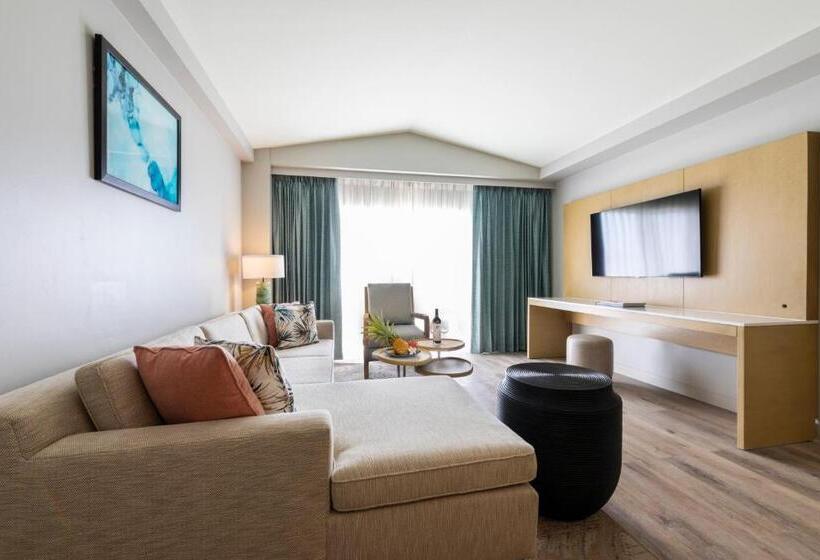 Suite, Crowne Plaza Resort Saipan