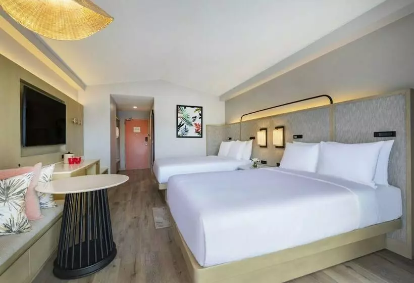 اتاق استاندارد با 2 تخت دوبل, Crowne Plaza Resort Saipan