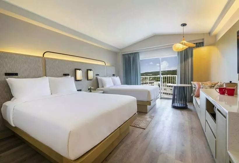 اتاق استاندارد با 2 تخت دوبل, Crowne Plaza Resort Saipan