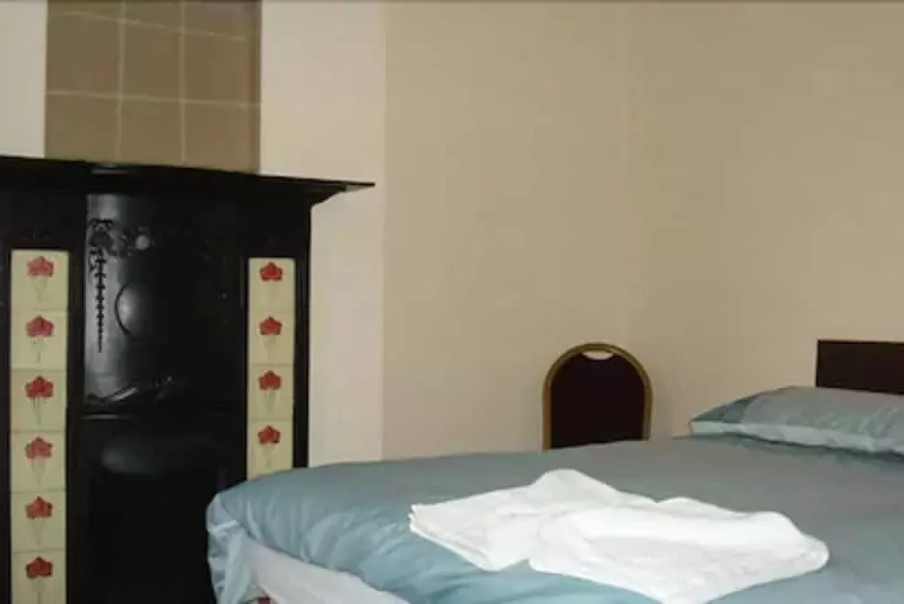 浴室共有のエコノミールーム, Forest Gate Hotel   Free Parking Limited Spaces