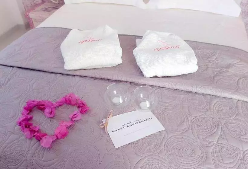اتاق اساندارد با چشم‌انداز جانبی به دریا, Apsenti Couples Only