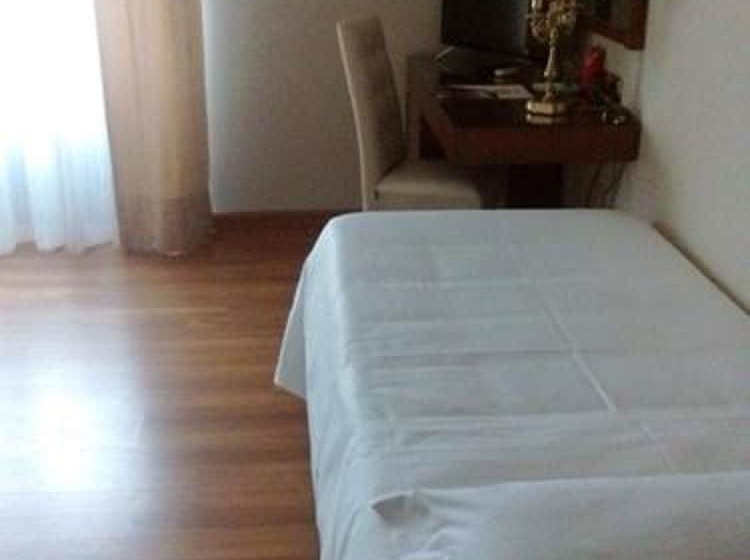 غرفة قياسية ثلاثية, Centrum