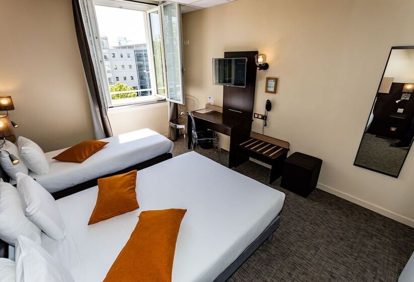 Трехместный Номер Superior, De Champagne