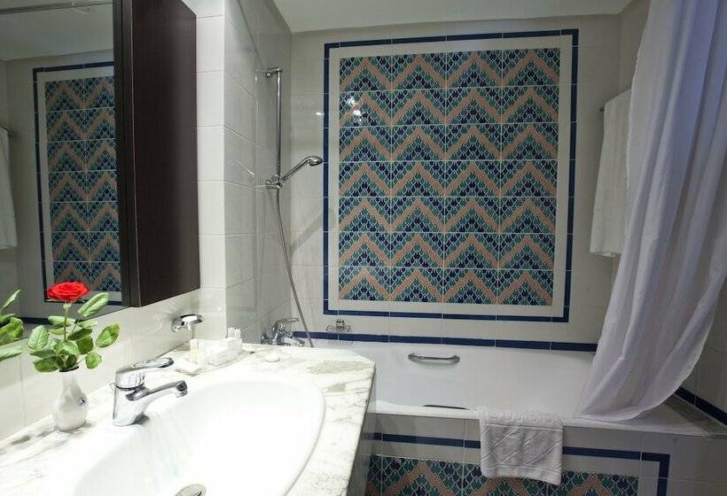 标准三人间, El Mouradi El Menzah