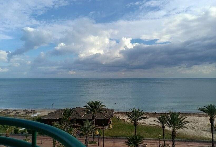 标准三人间, El Mouradi El Menzah