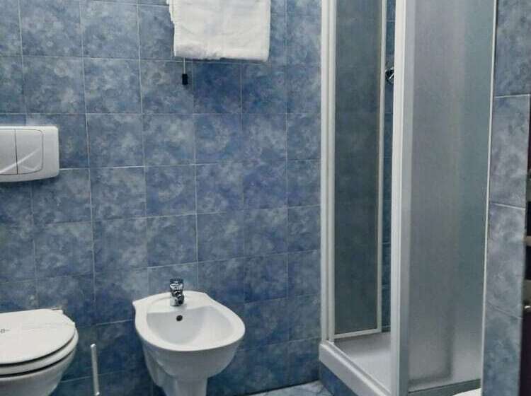 Standard Egyágyas Szoba, Galata