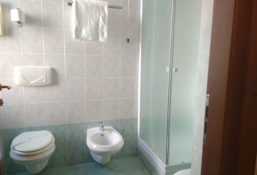 Standard Egyágyas Szoba, Galata