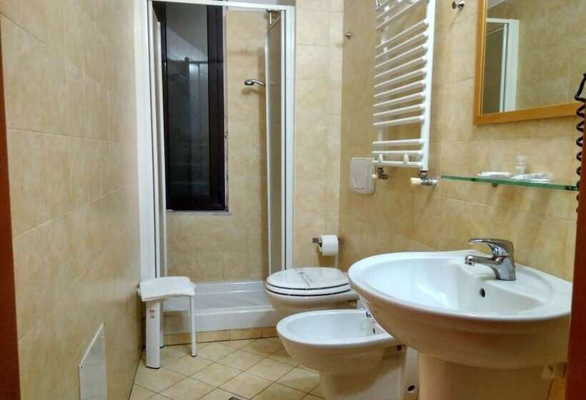 Háromágyas Standard Szoba, Galata