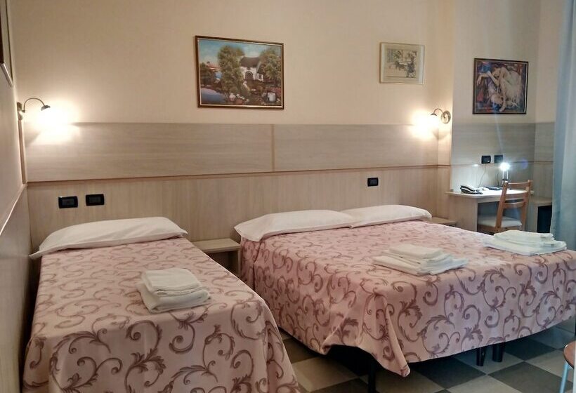 Háromágyas Standard Szoba, Galata