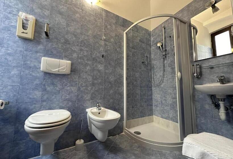 Standard Egyágyas Szoba, Galata