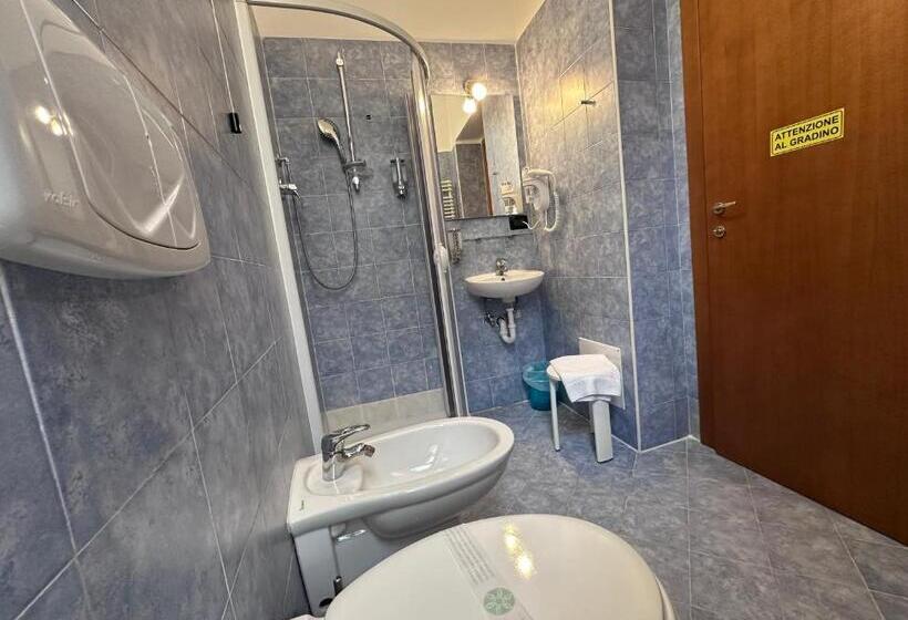 Standard Egyágyas Szoba, Galata