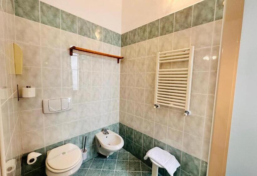 Négyágyas Standard Szoba, Galata