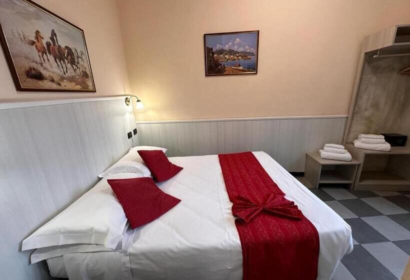 Economy Szoba, Galata