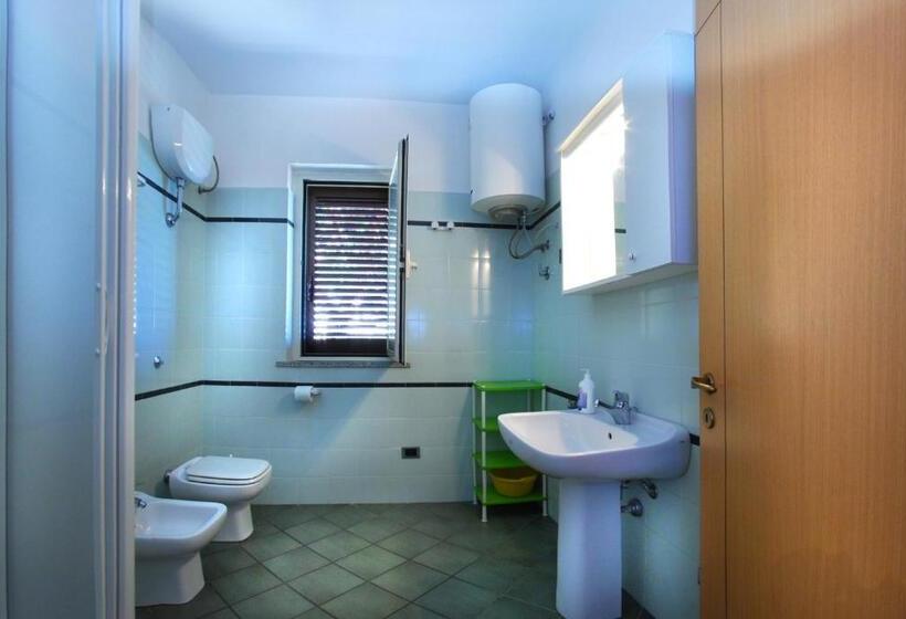 شقة غرفتين, La Contessa