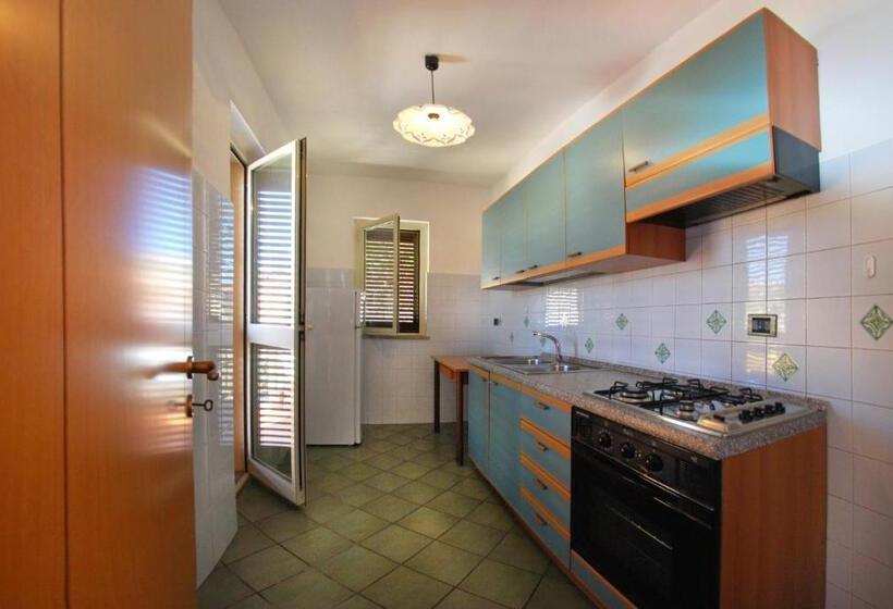 شقة غرفتين, La Contessa