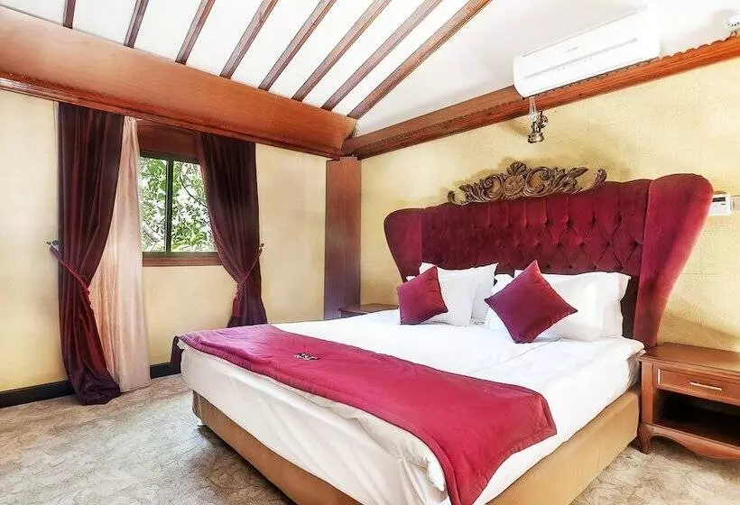 اتاق دوبلکس, Le Chateau Lambousa