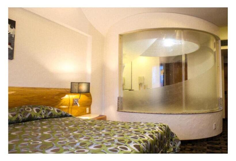 سوئیت با تخت بزرگ, Mandarin Carton