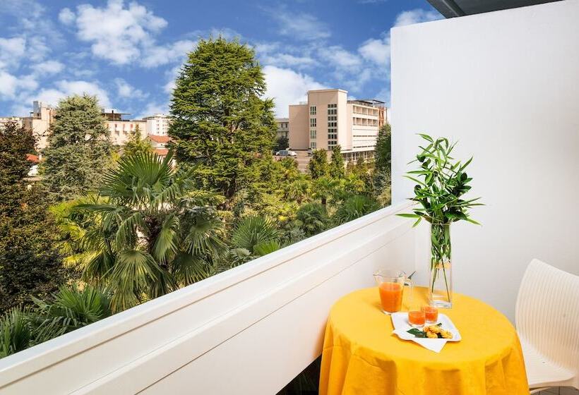 جناح جونيور, Metropole