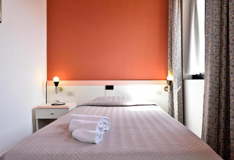 标准单人间, Orri